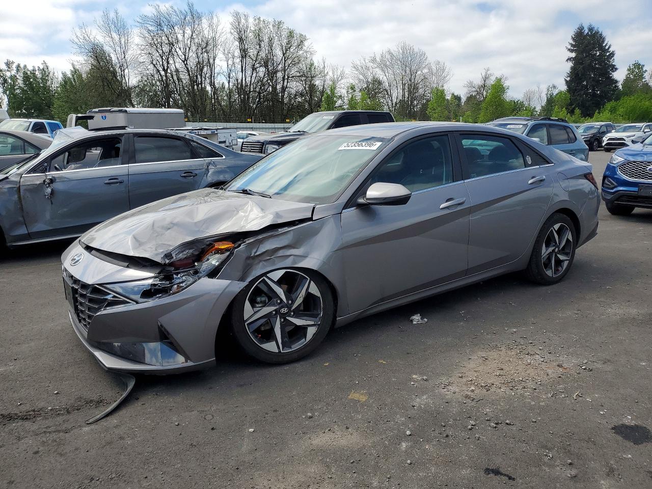 Salvage Hyundai ELANTRA Image