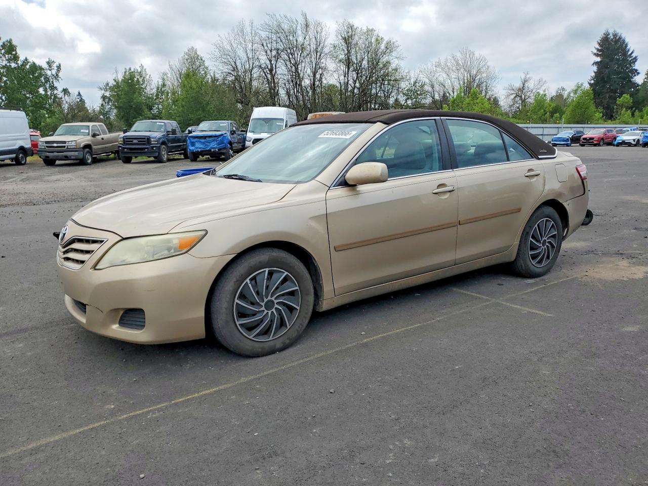 Salvage Toyota Camry Image