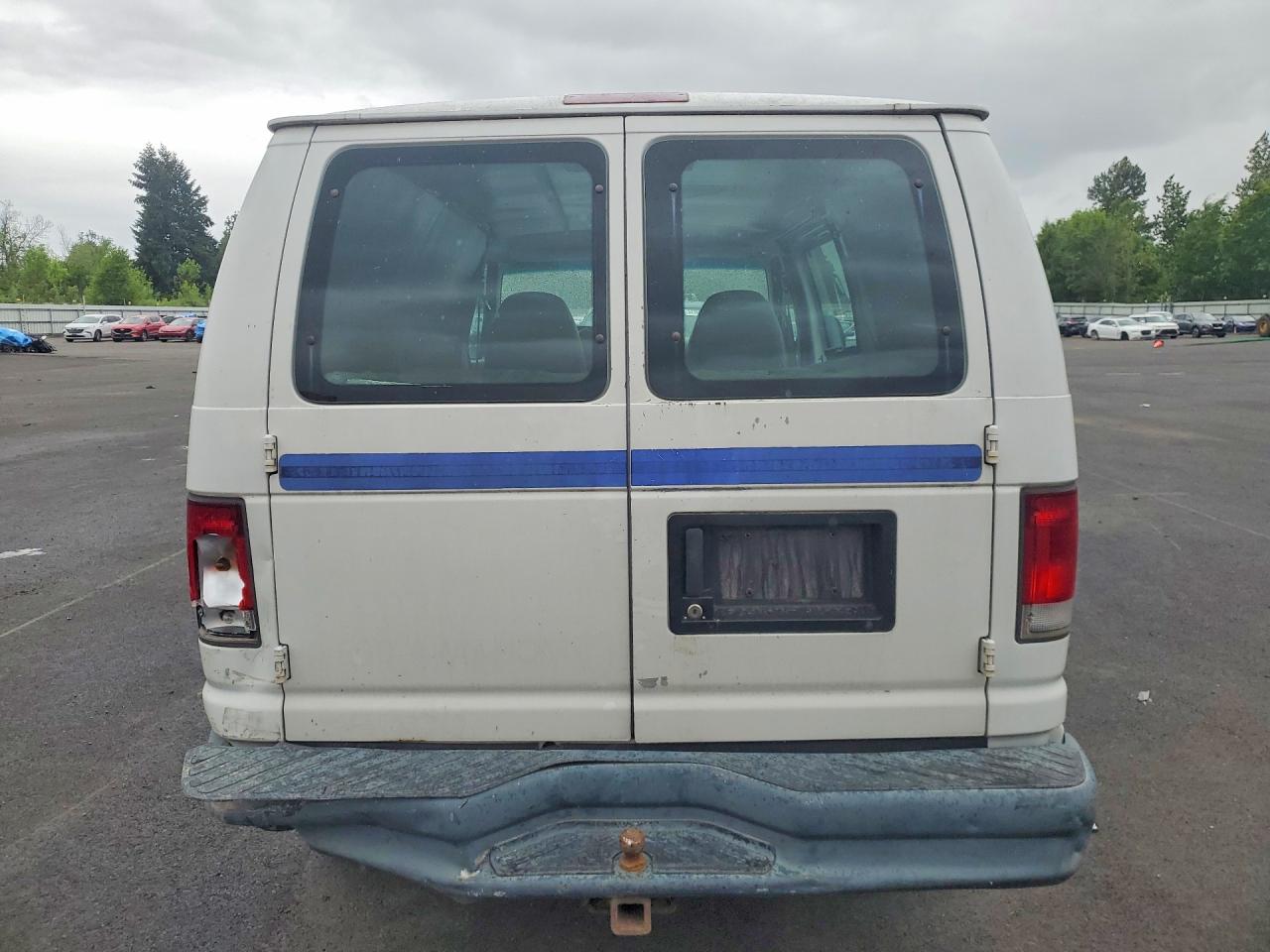 Ford Econoline E250 Van