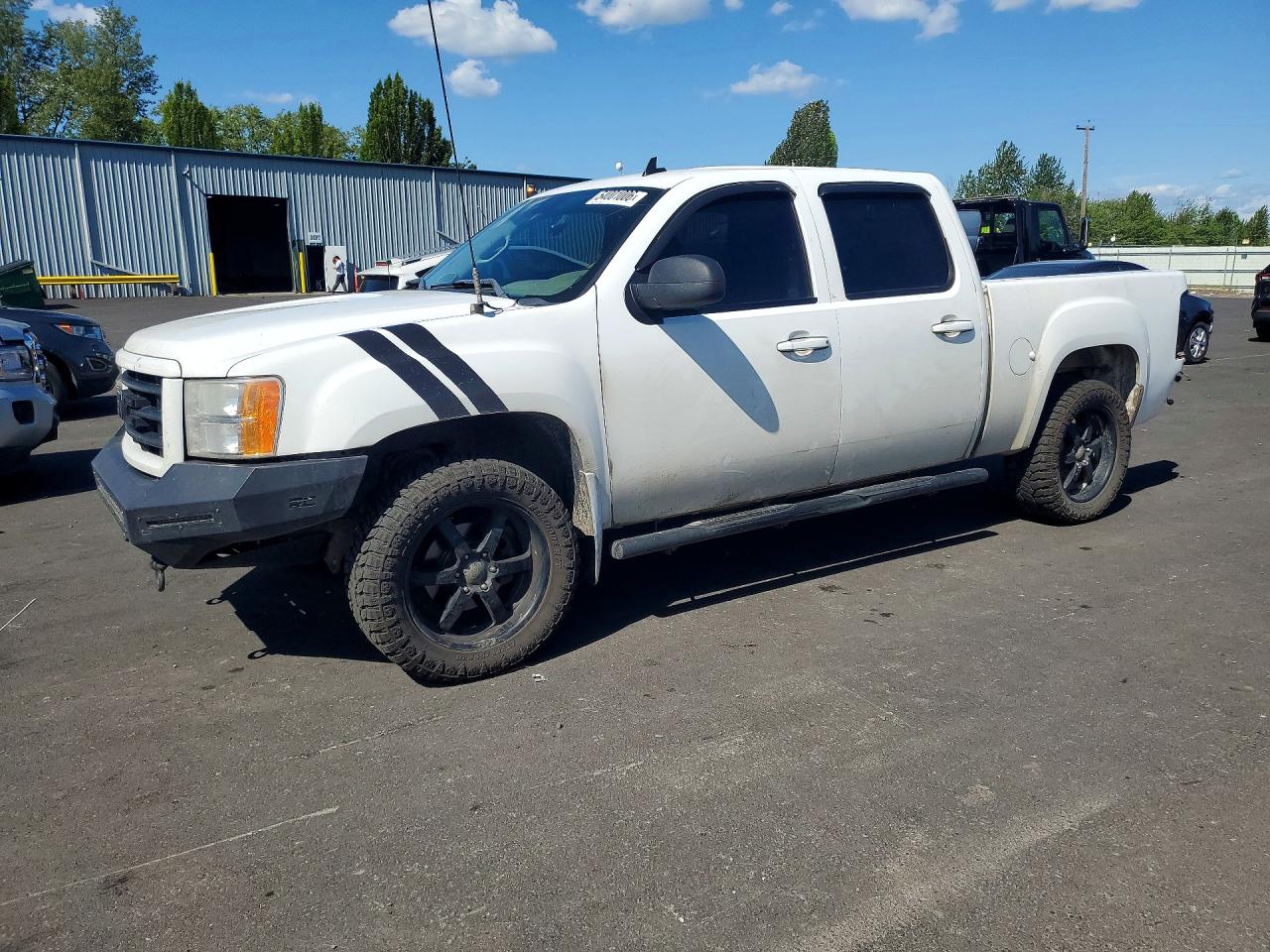 Salvage GMC Sierra Image