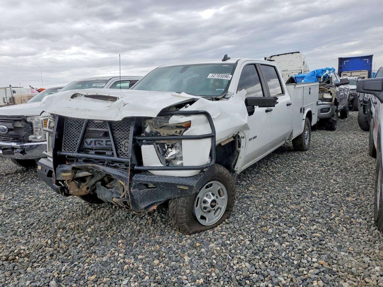 Salvage Chevrolet Silverado Image