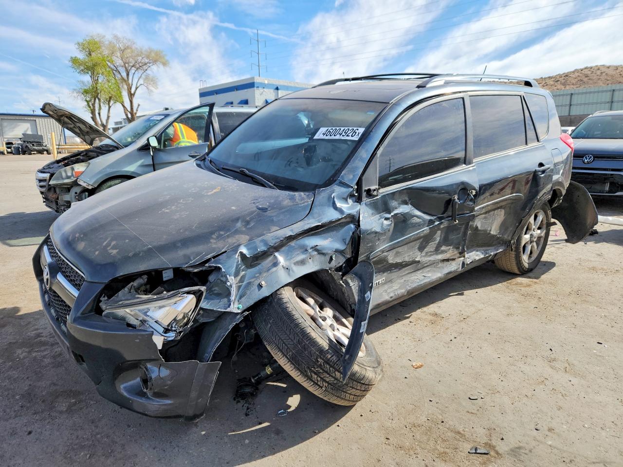 Salvage Toyota RAV4 Image