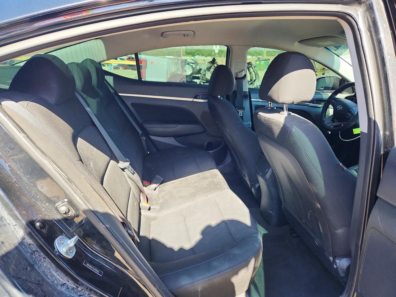 Hyundai ELANTRA Sel