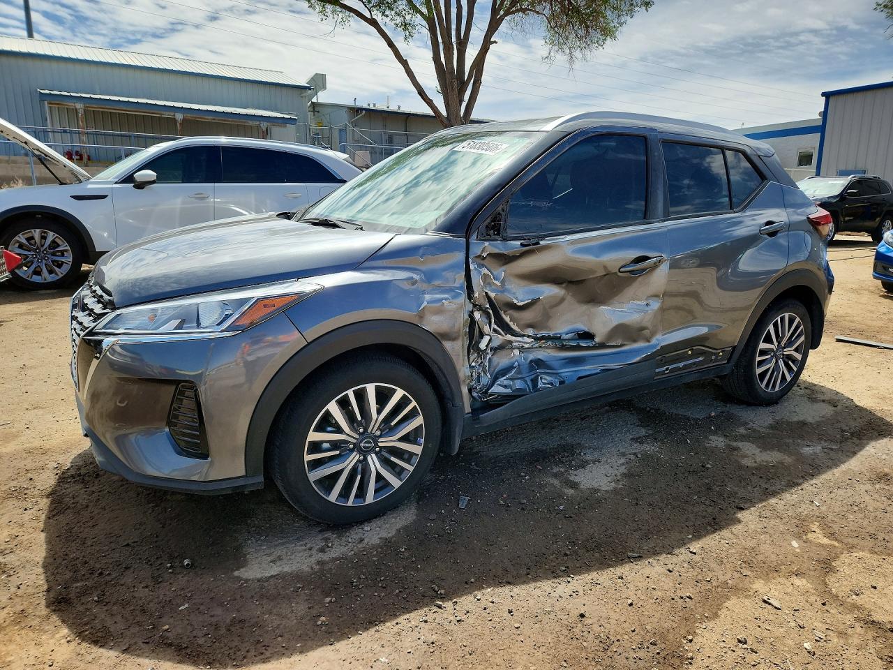 Salvage Nissan Kicks Image
