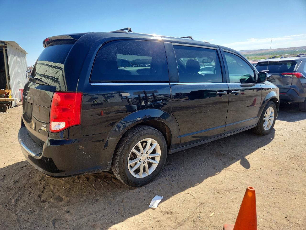 Dodge Caravan Sxt
