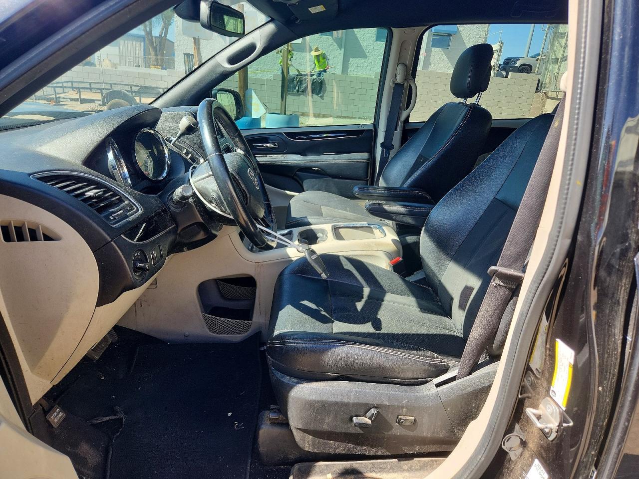Dodge Caravan Sxt