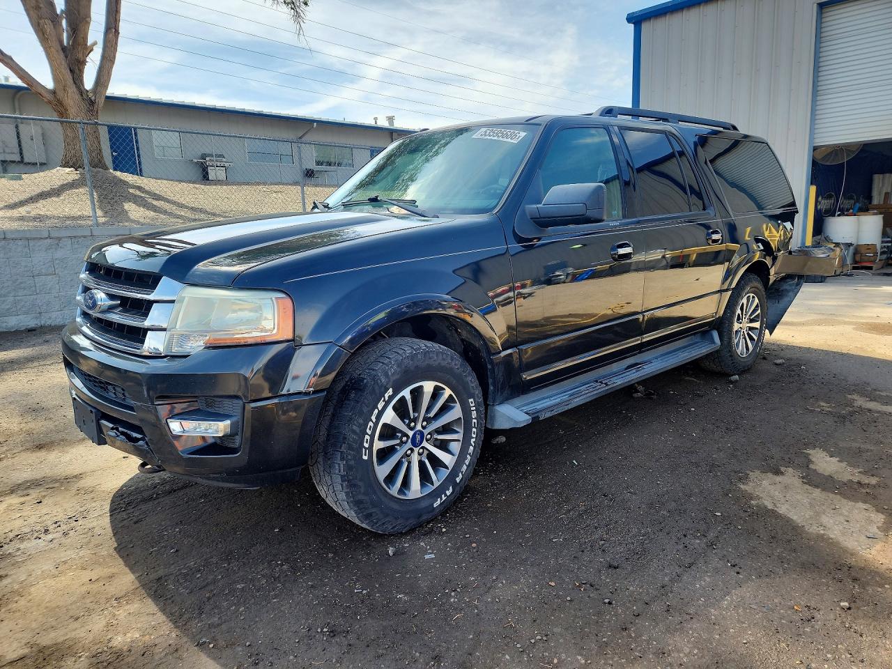 Salvage Ford Expedition Image