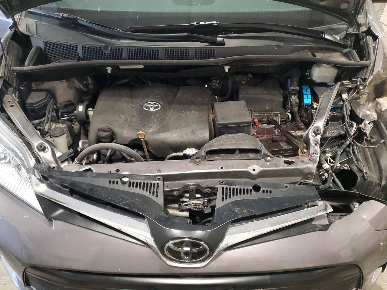 Toyota Sienna Le