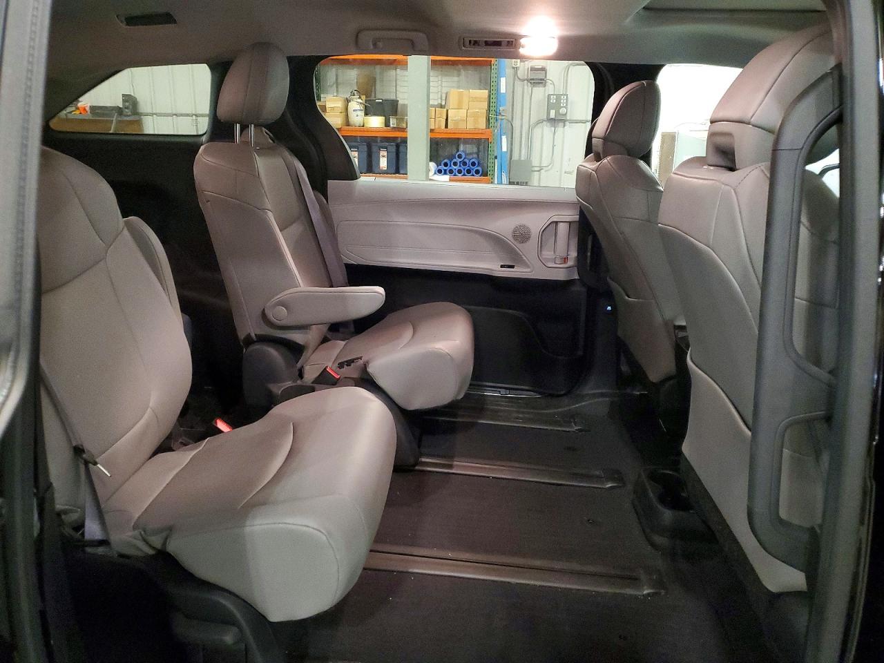 Toyota Sienna Xle 7-passenger