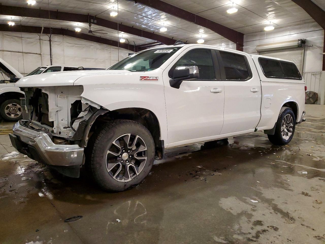 Salvage Chevrolet Silverado Image