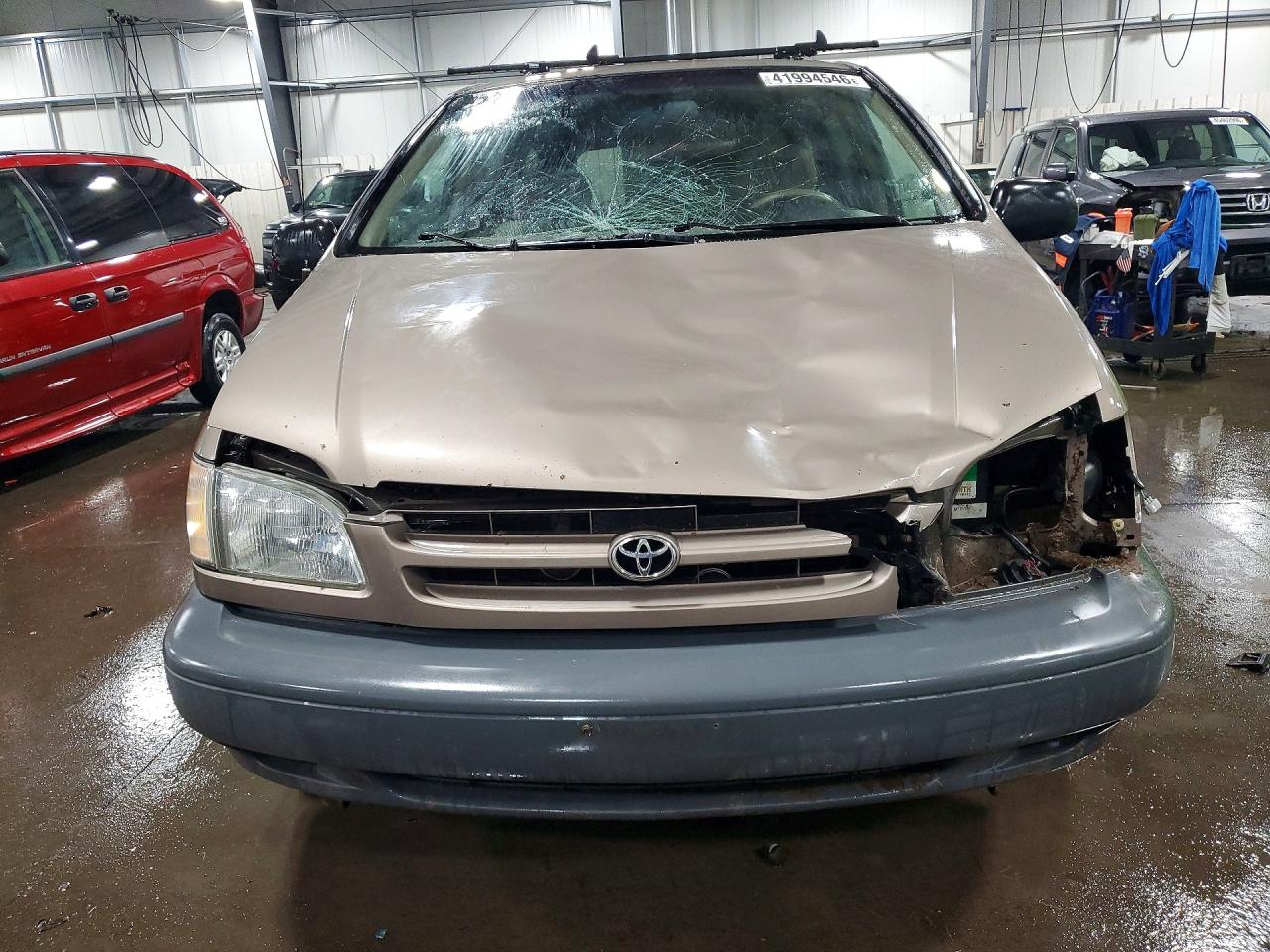 Toyota Sienna Le