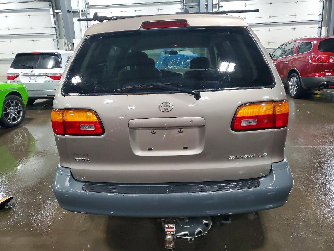Toyota Sienna Le