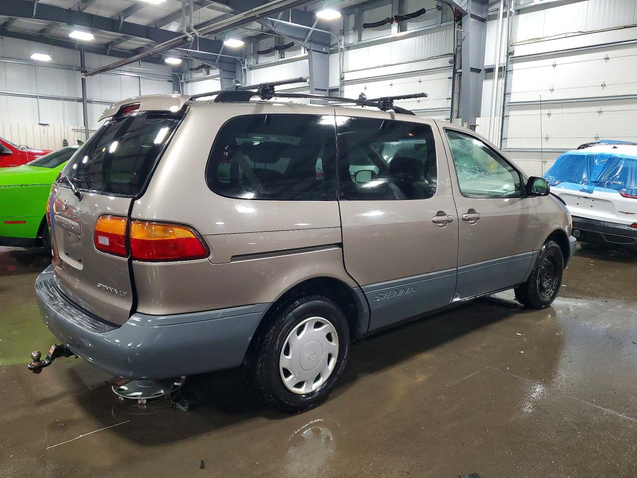 Toyota Sienna Le