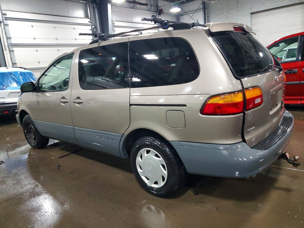 Toyota Sienna Le