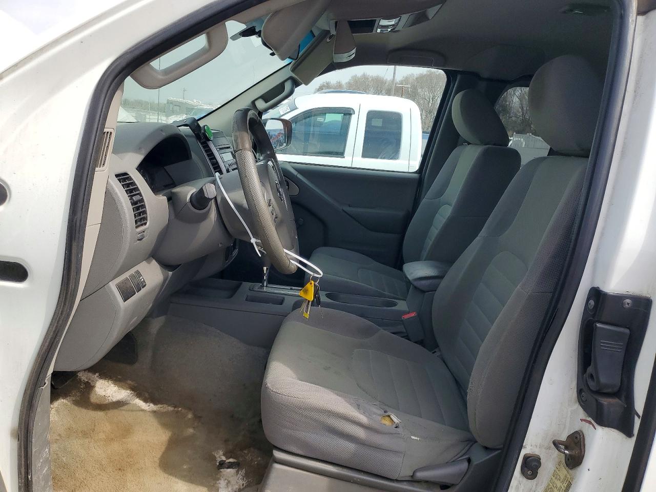 Nissan Frontier S
