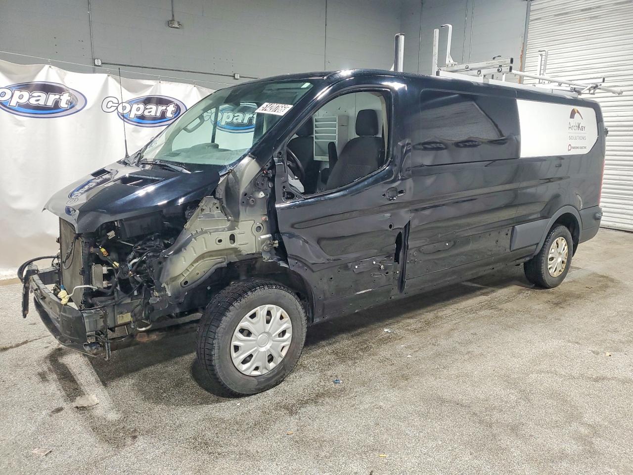 Salvage Ford Transit Image