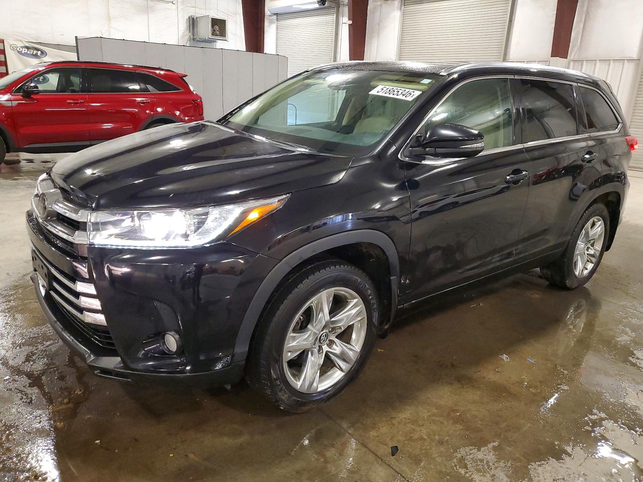 Salvage Toyota Highlander Image