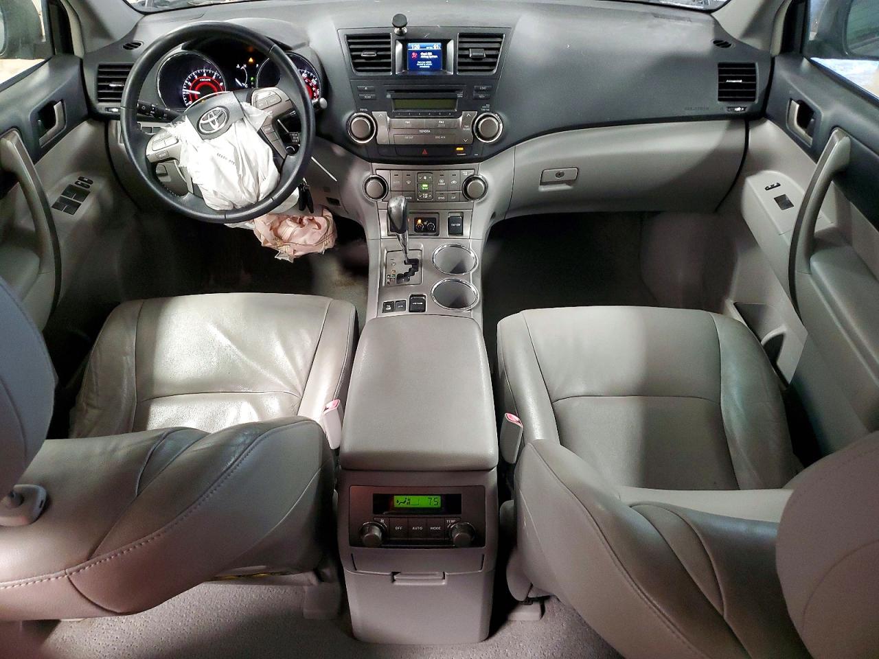 Toyota Highlander Sport