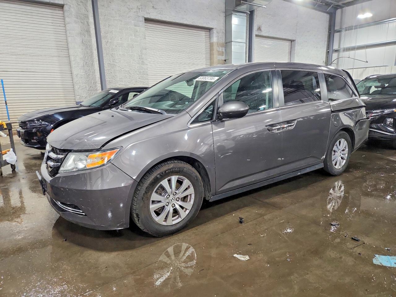 Salvage Honda Odyssey Image