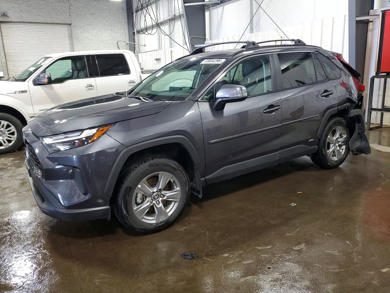 Salvage Toyota RAV4 Image