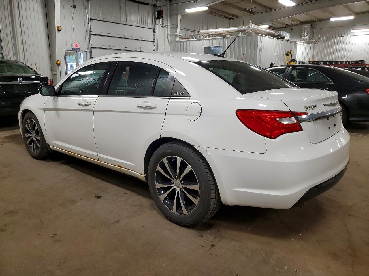 Chrysler 200