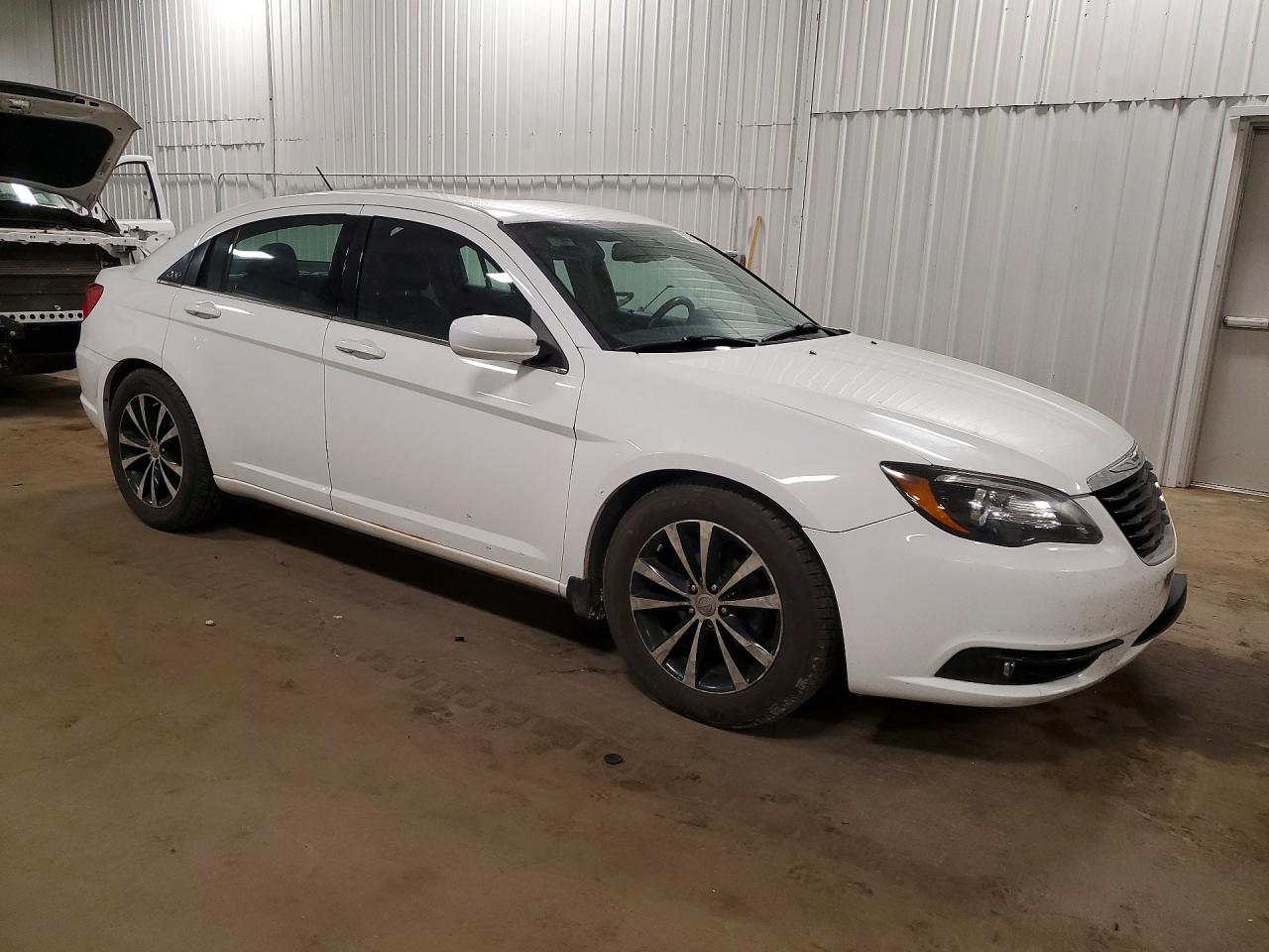 Chrysler 200