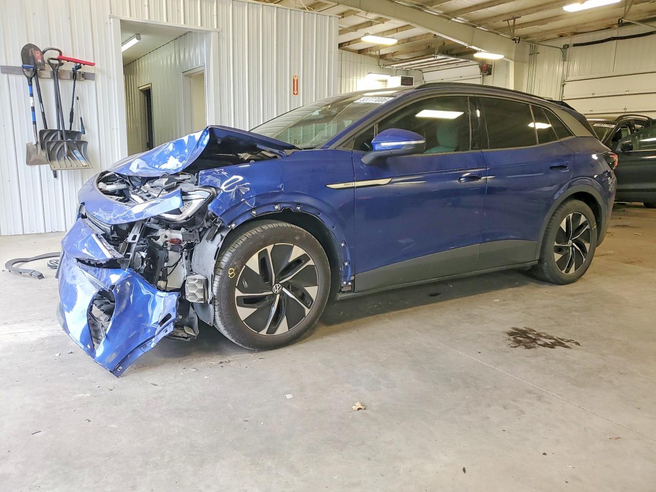 Salvage Volkswagen ID.4 Image
