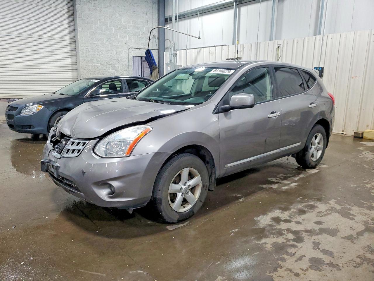 Salvage Nissan Rogue Image