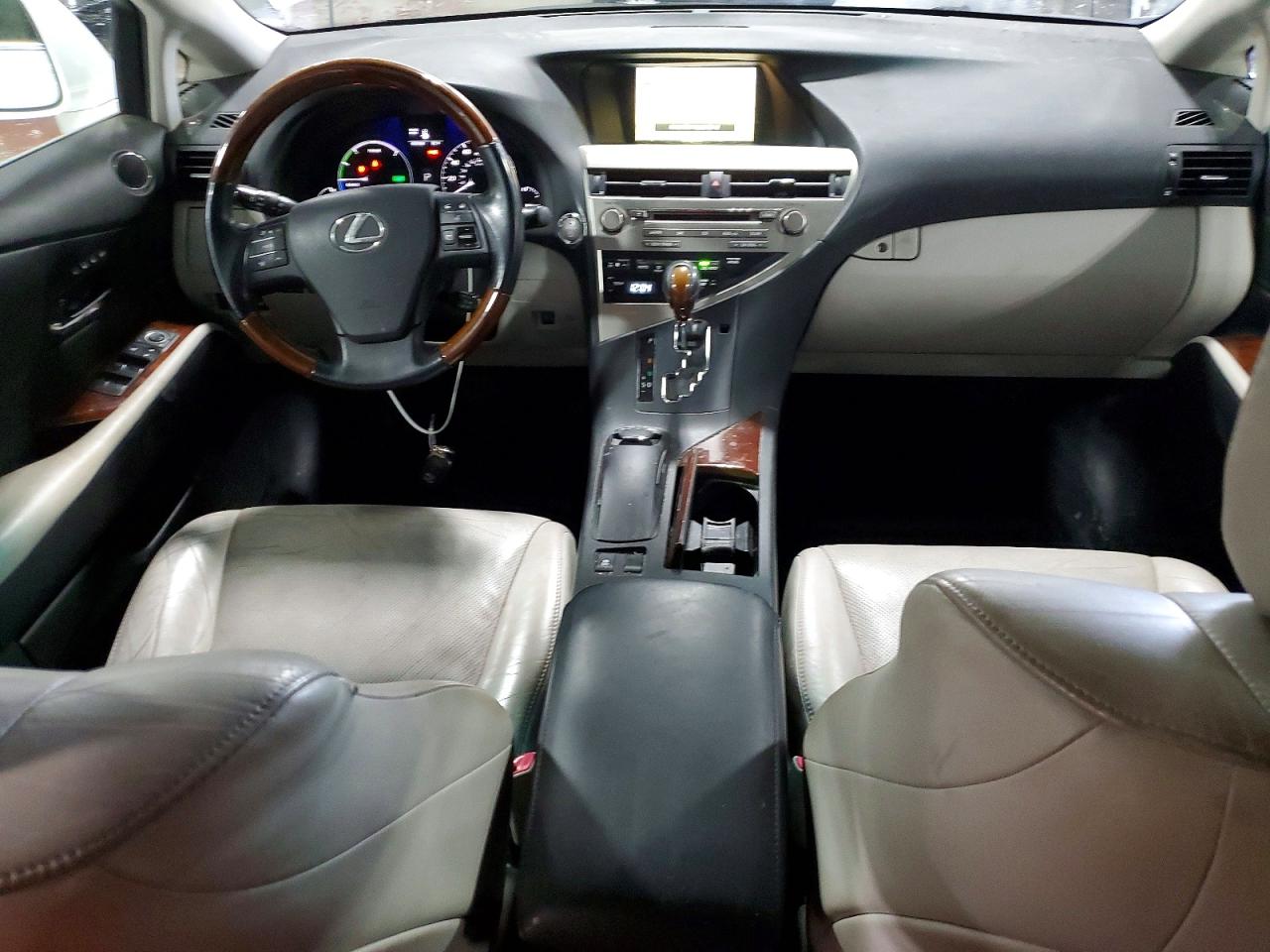 Lexus RX Base