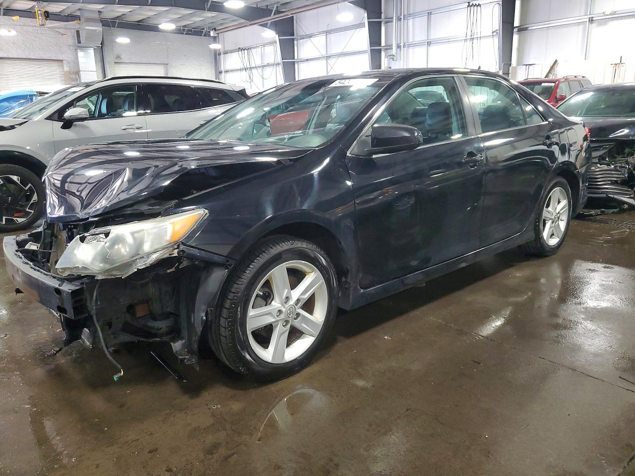 Salvage Toyota Camry Image