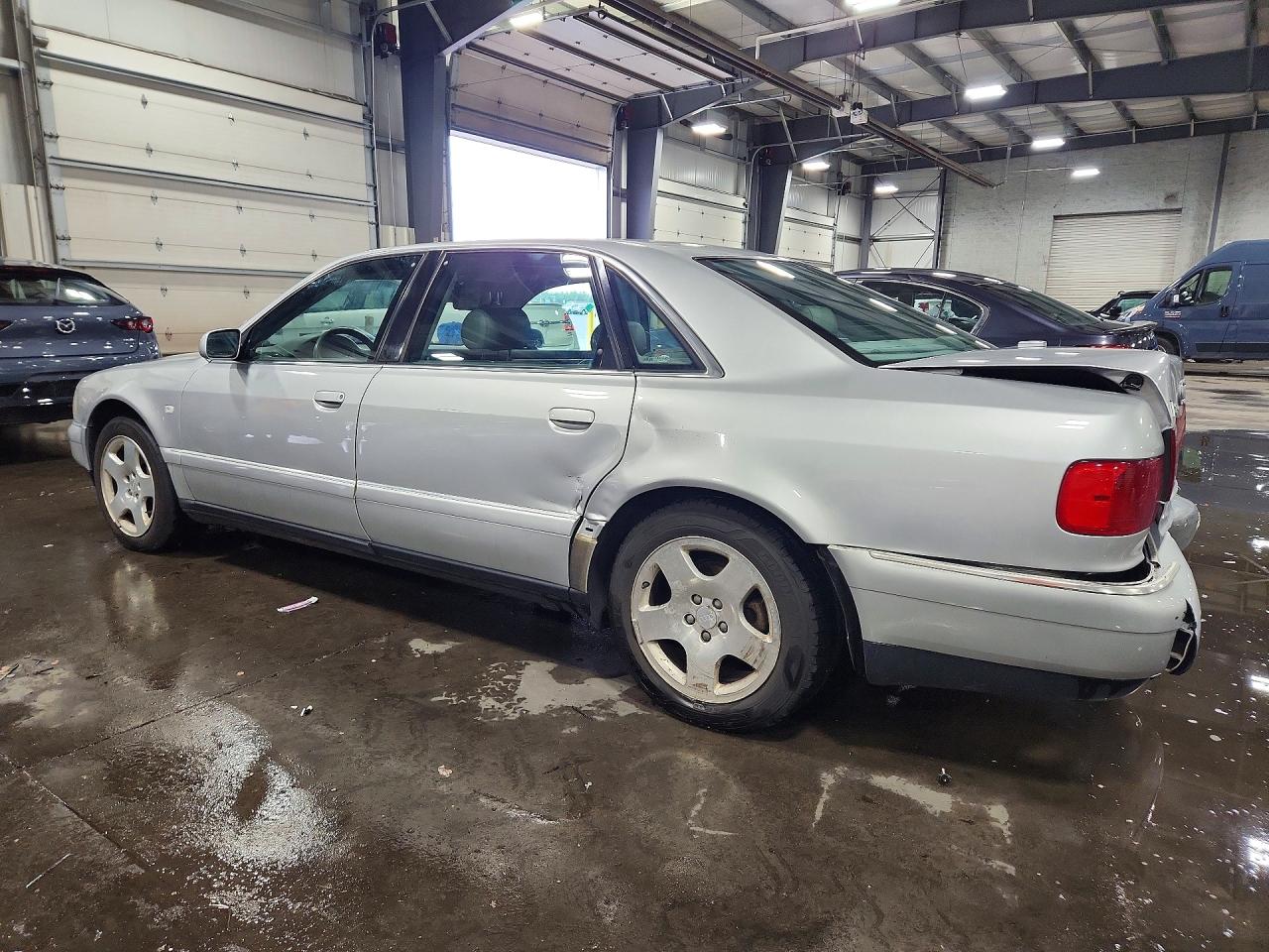 Audi A8 L Quattro