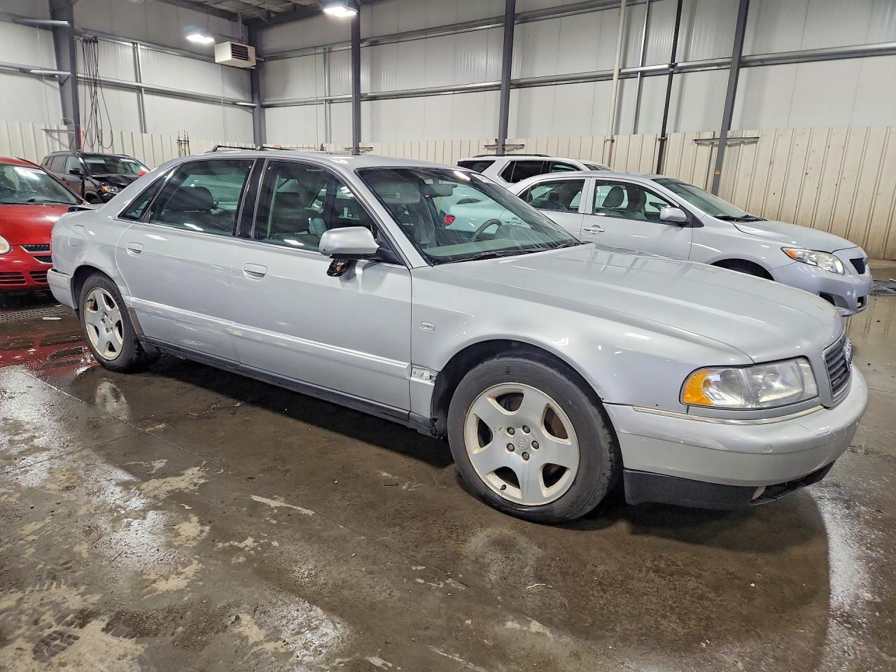 Audi A8 L Quattro