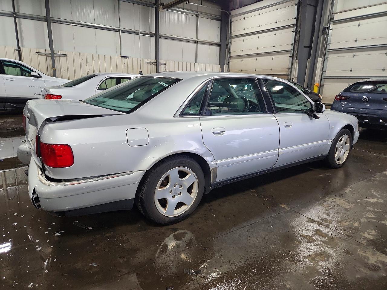 Audi A8 L Quattro