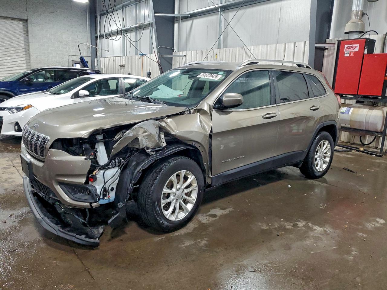 Salvage Jeep Grand Cherokee Image
