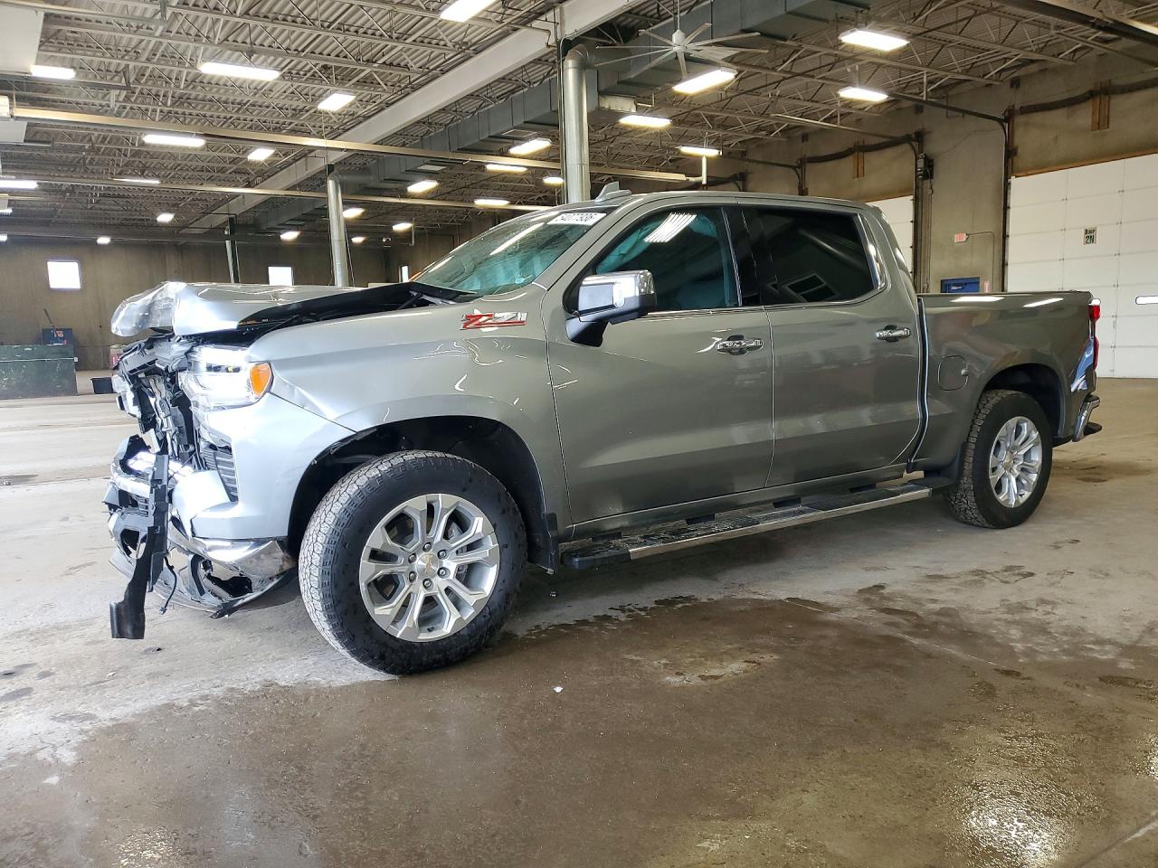 Salvage Chevrolet Silverado Image