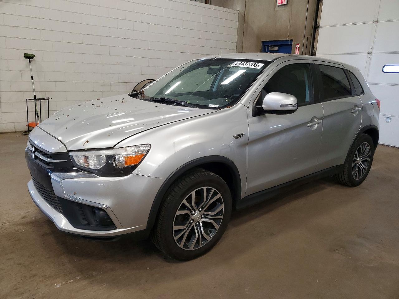 Salvage Mitsubishi Outlander Image