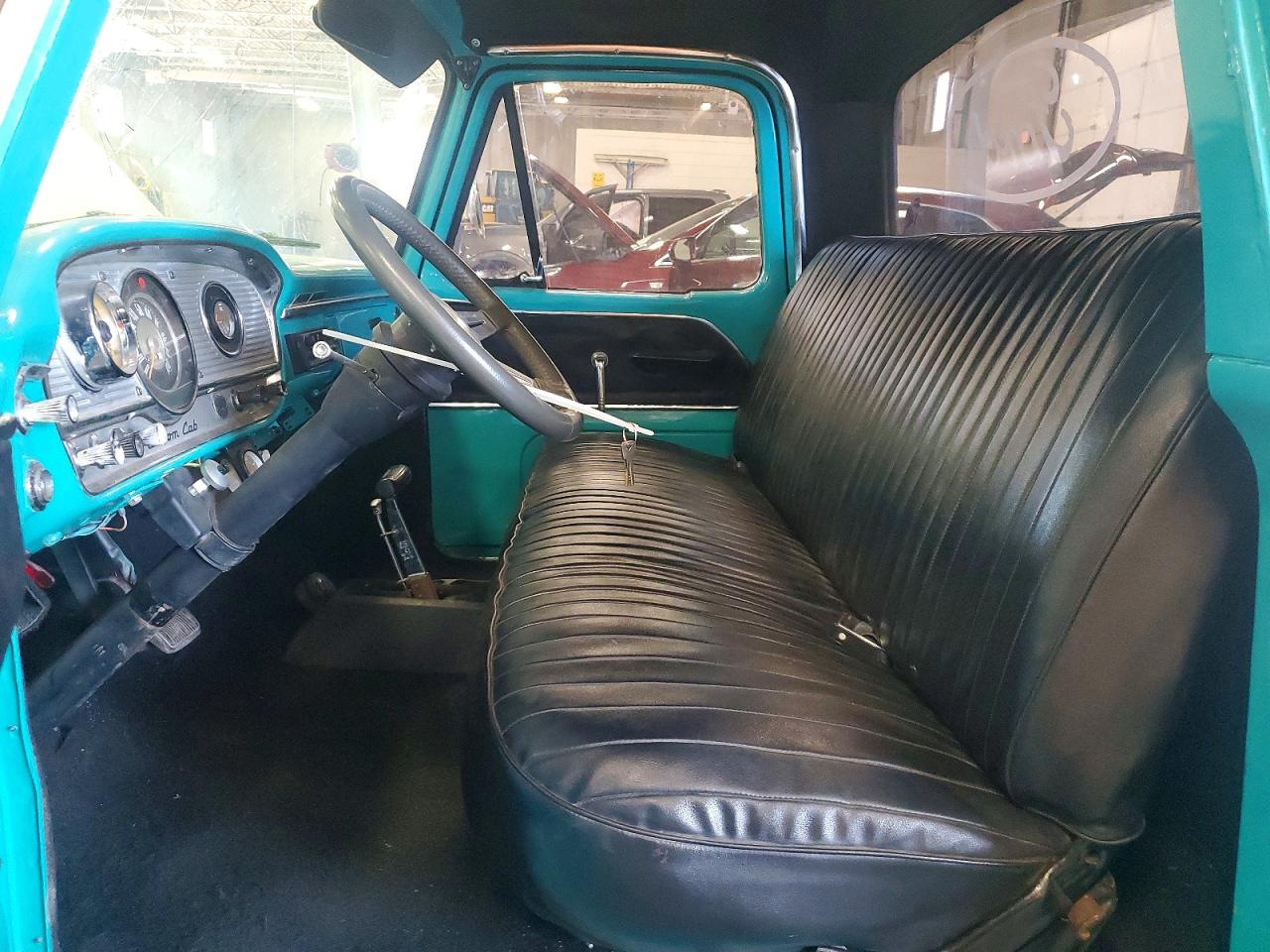 Ford F-100