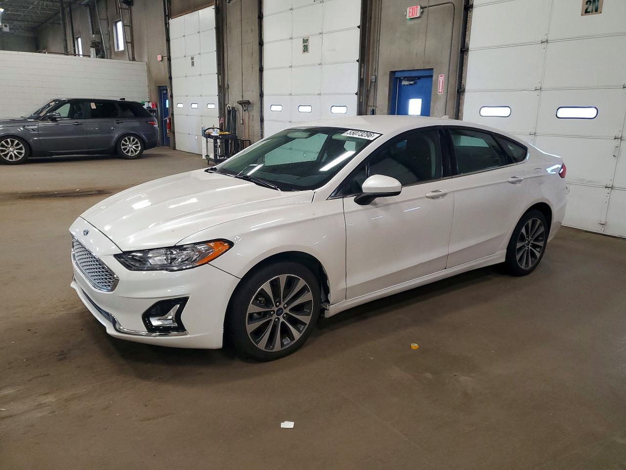 Salvage Ford Fusion Image