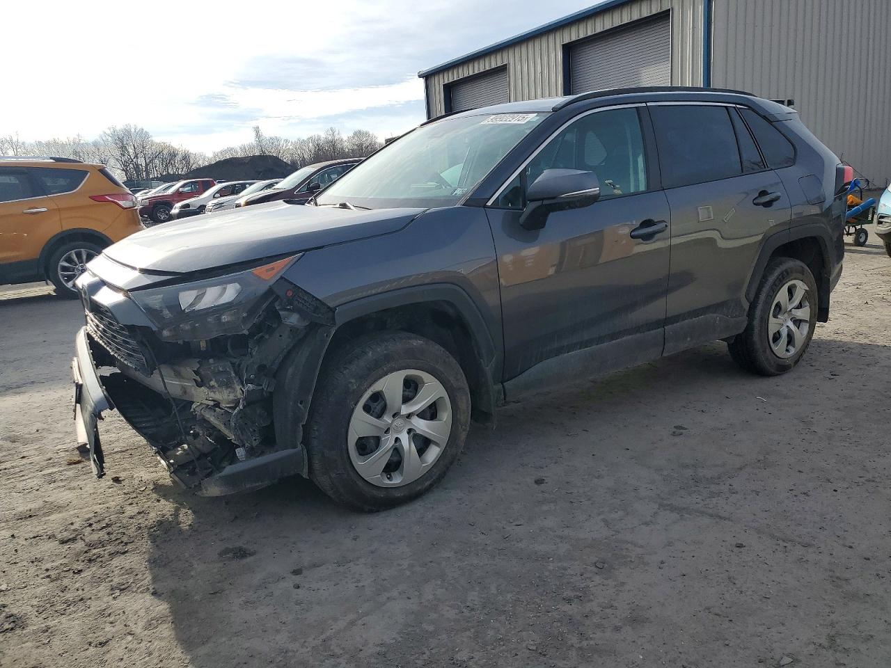 Salvage Toyota RAV4 Image