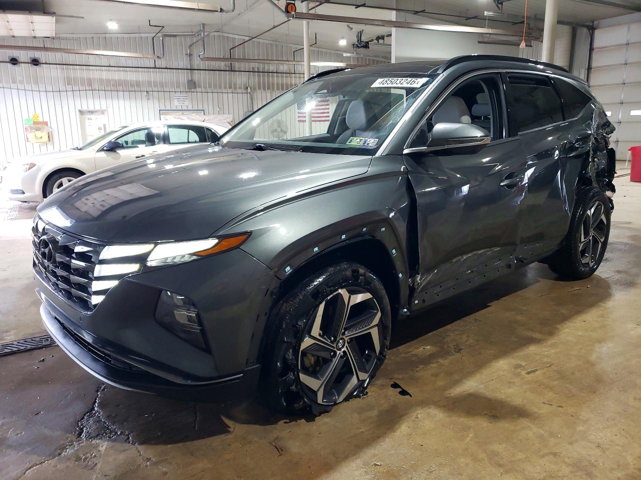 Salvage Hyundai TUCSON Image