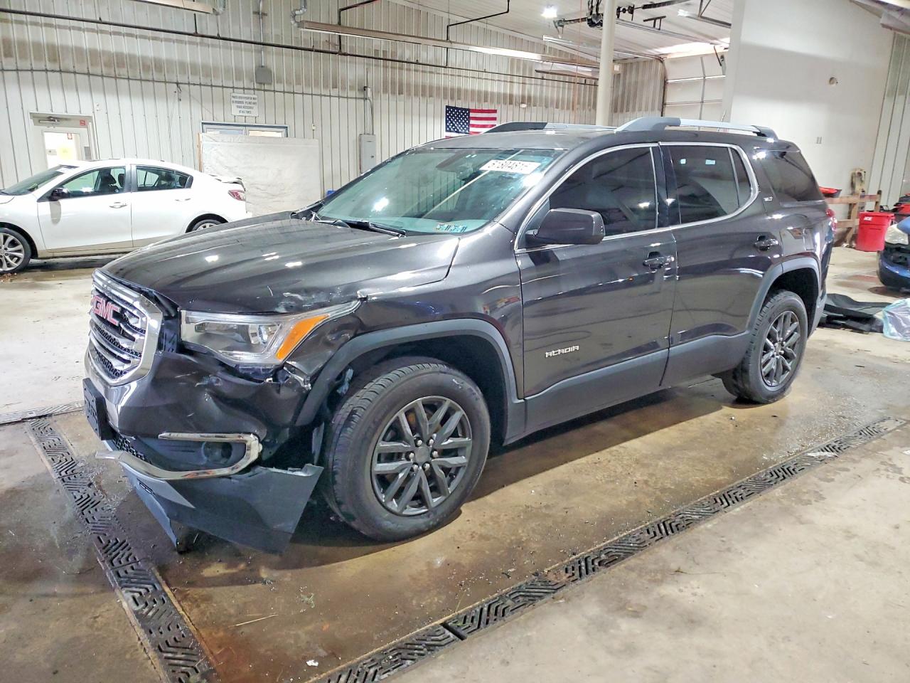 Salvage GMC Acadia Image