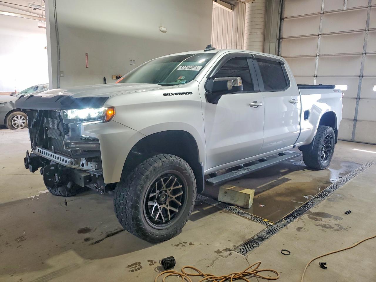 Salvage Chevrolet Silverado Image