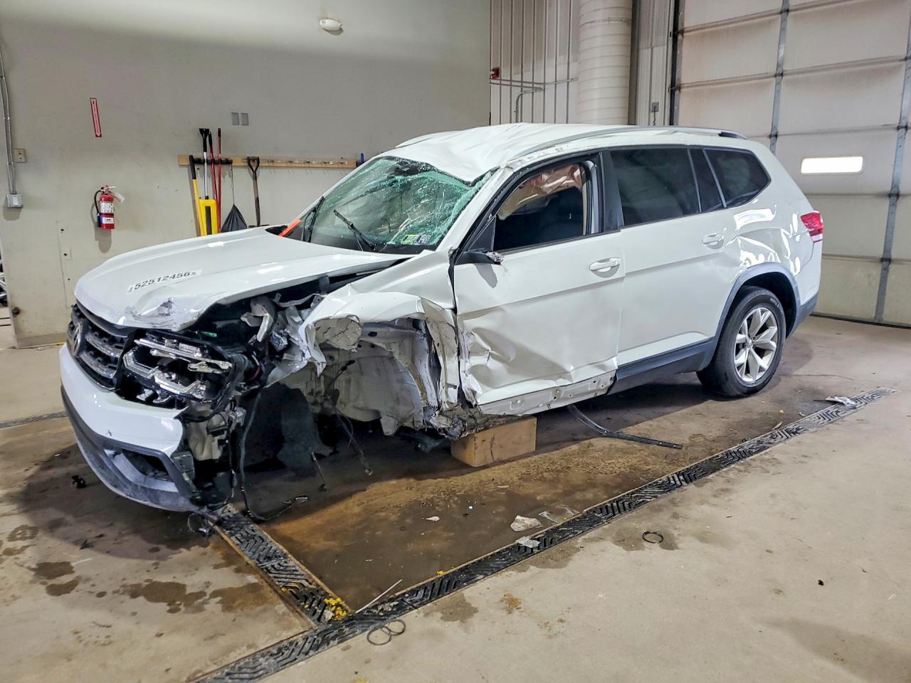 Salvage Volkswagen Atlas Image