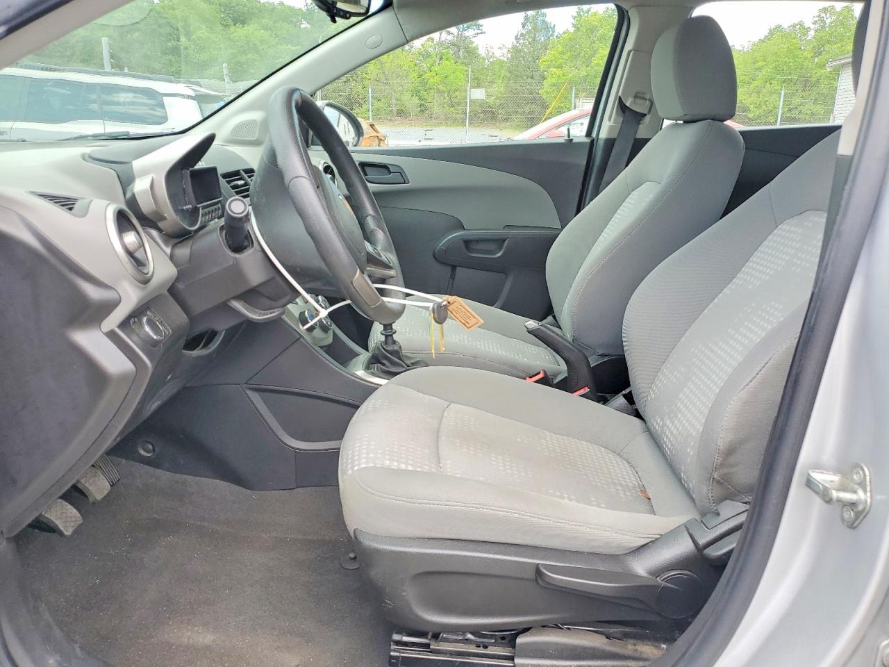 Chevrolet Sonic Ls
