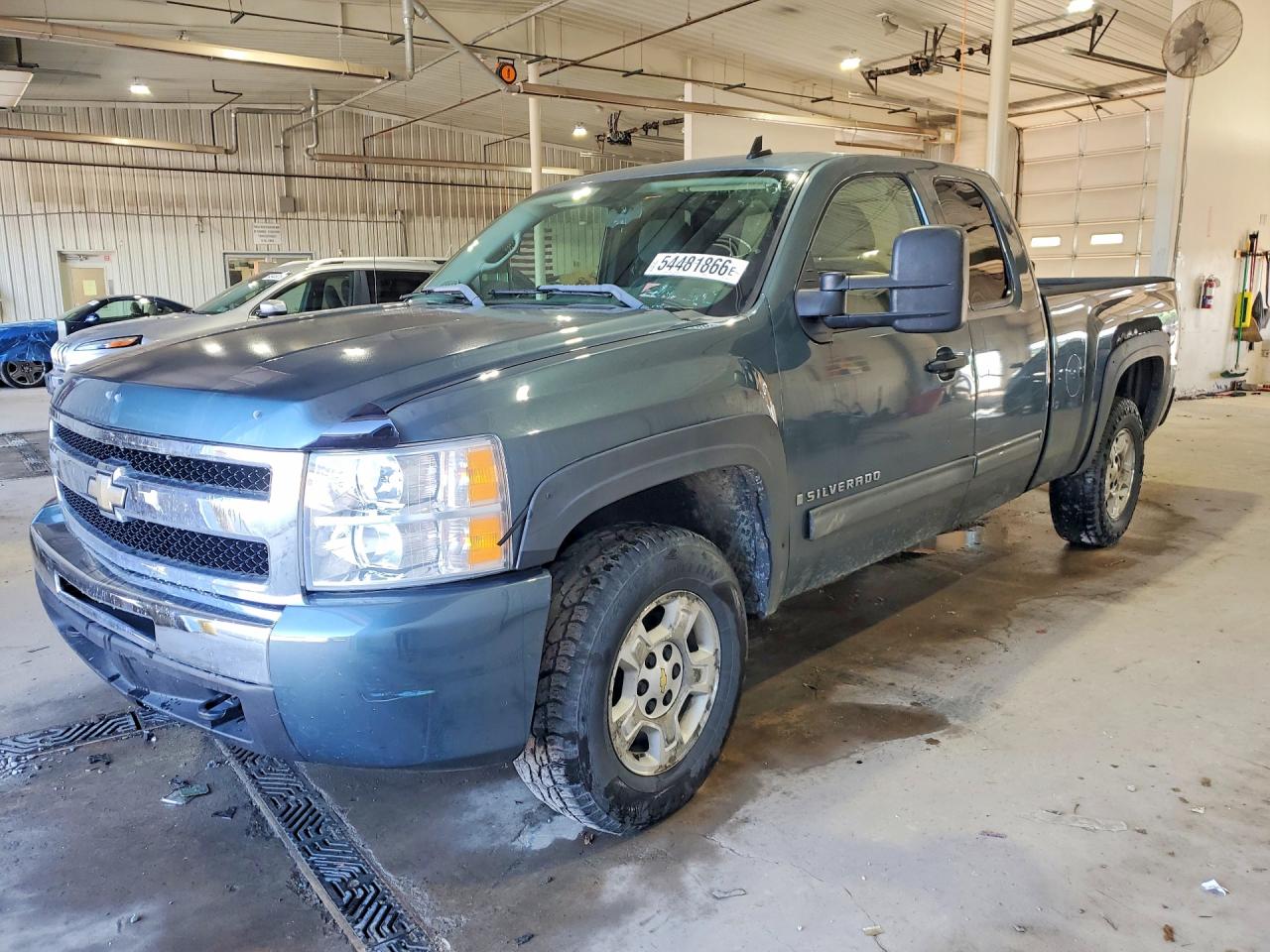 Salvage Chevrolet Silverado Image