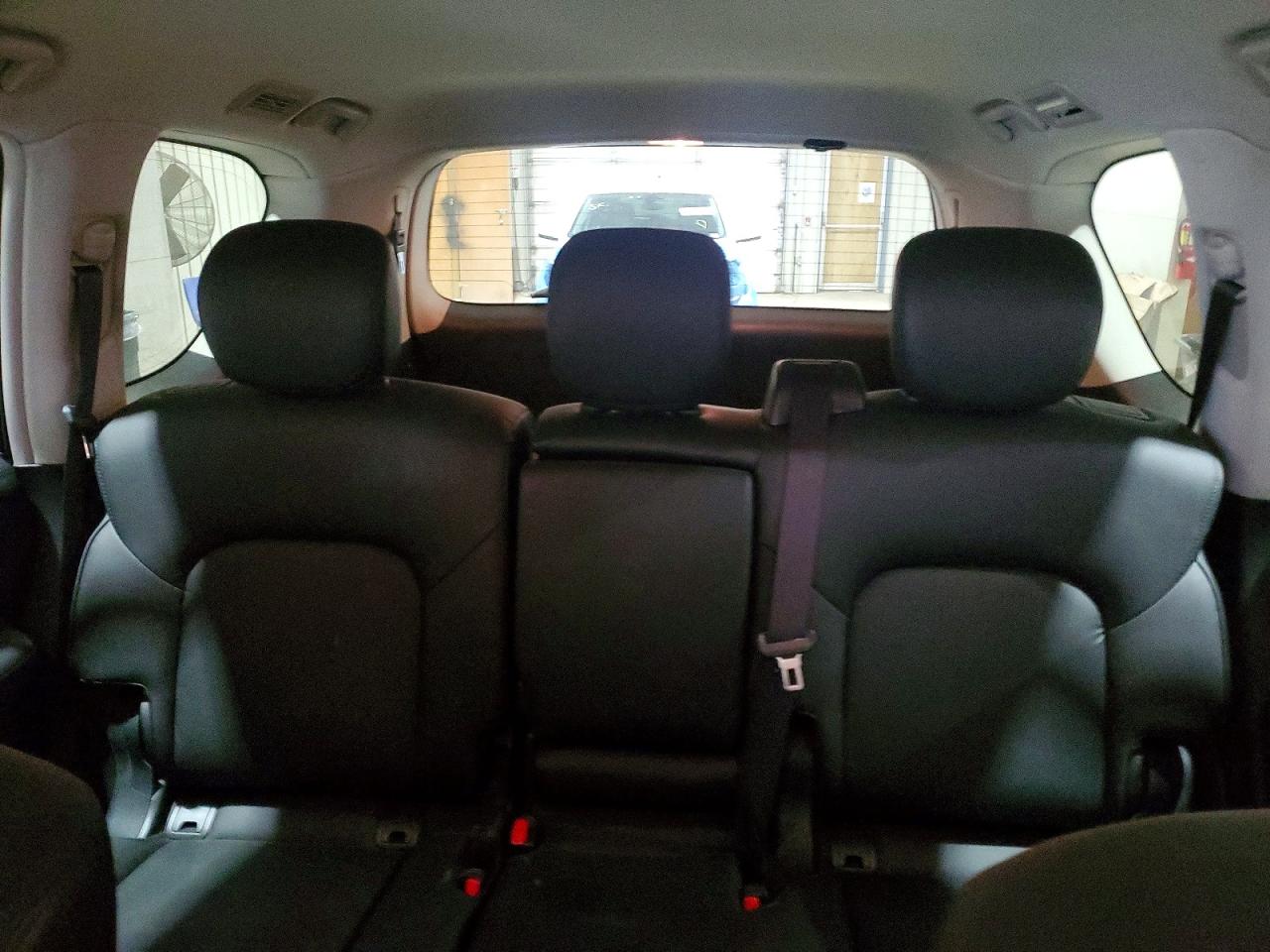 Nissan Armada Sv