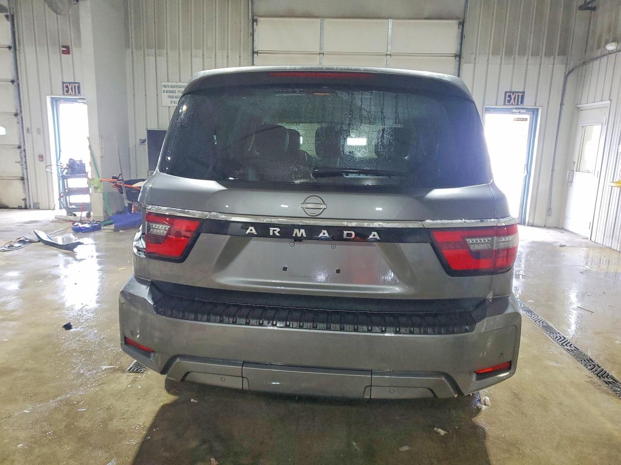Nissan Armada Sv