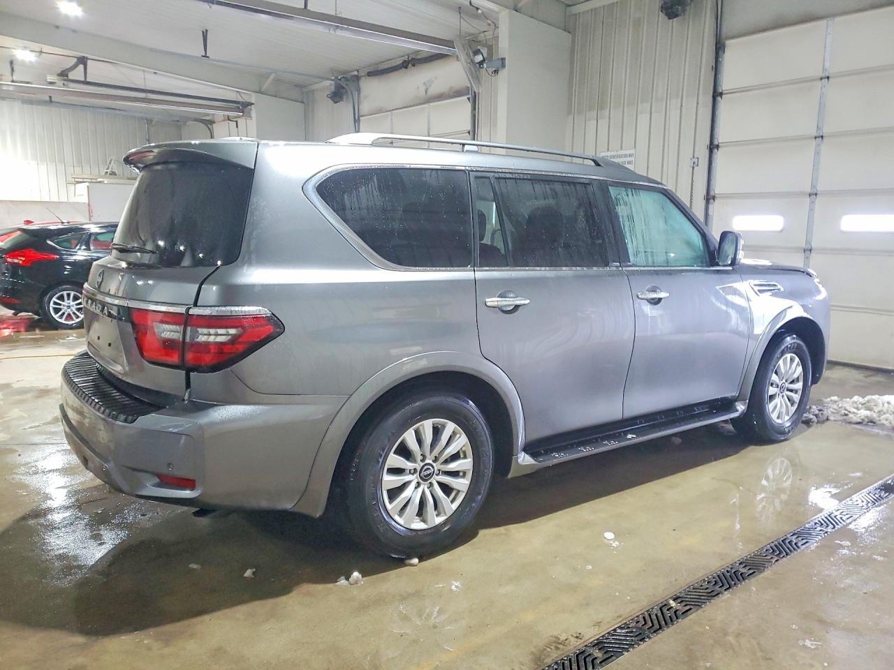 Nissan Armada Sv
