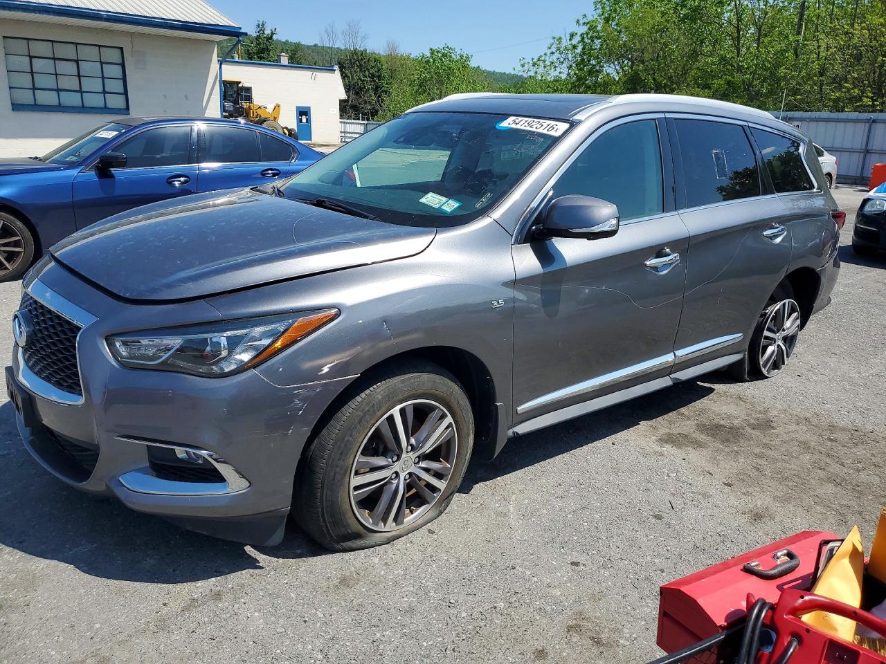 Salvage INFINITI Qx Image