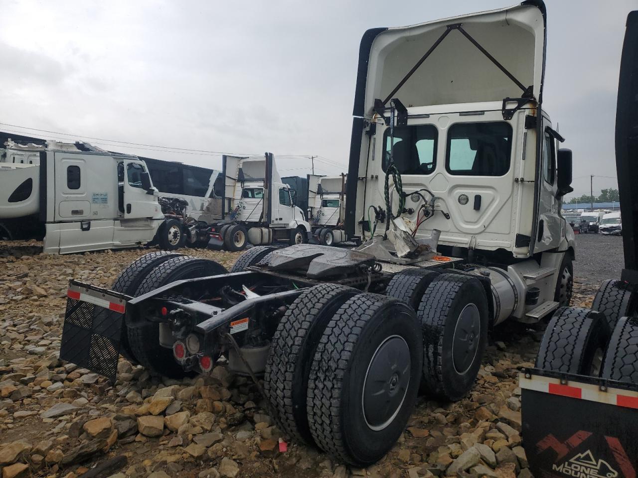 Freightliner Cascadia 1